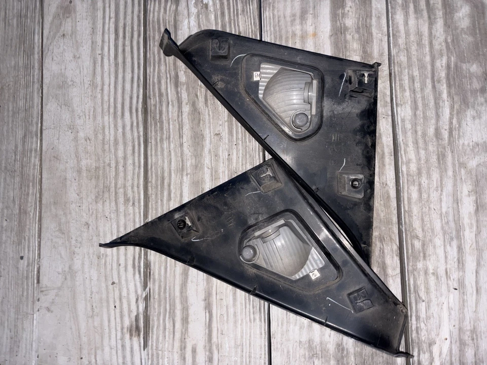 Luces de plataforma trasera Honda Ridgeline 2006-2012 OEM lado superior Foto 3 de 4