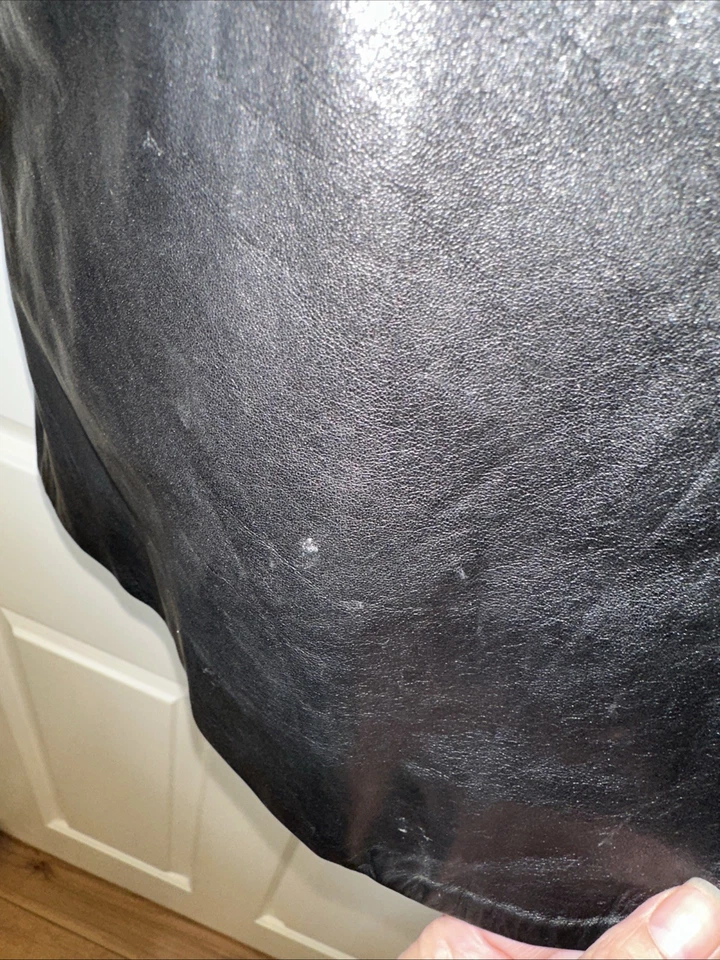 reiss leather jacket XL Great Con Few Small Scratches,hole In The Lining - Image 4 of 4