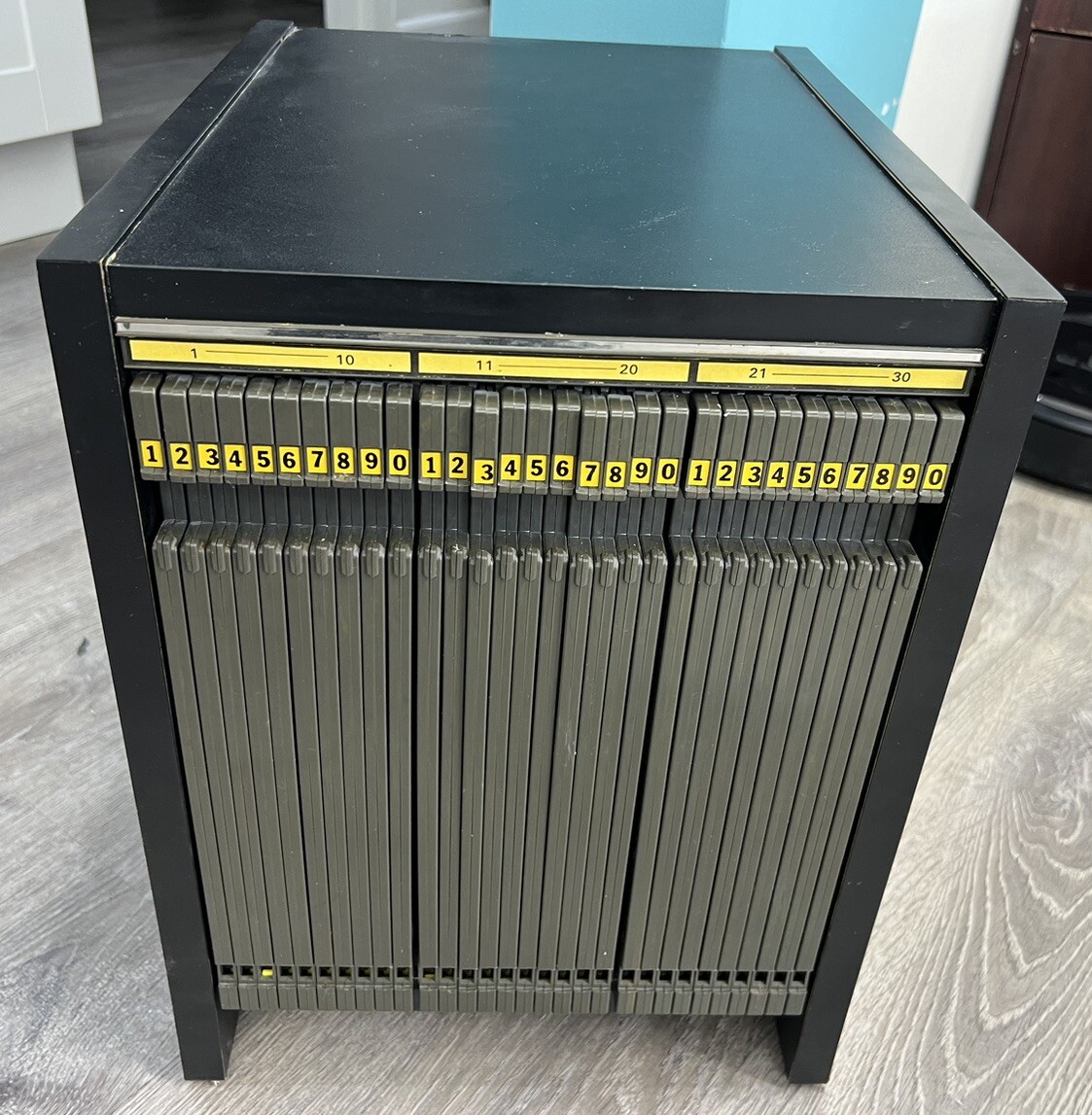 1989年パイオニアCB-V2480カラオケレーザーディスク収納ホルダー Vintage Karaoke Laser Disc Storage Holder w/ 30 Discs | eBay