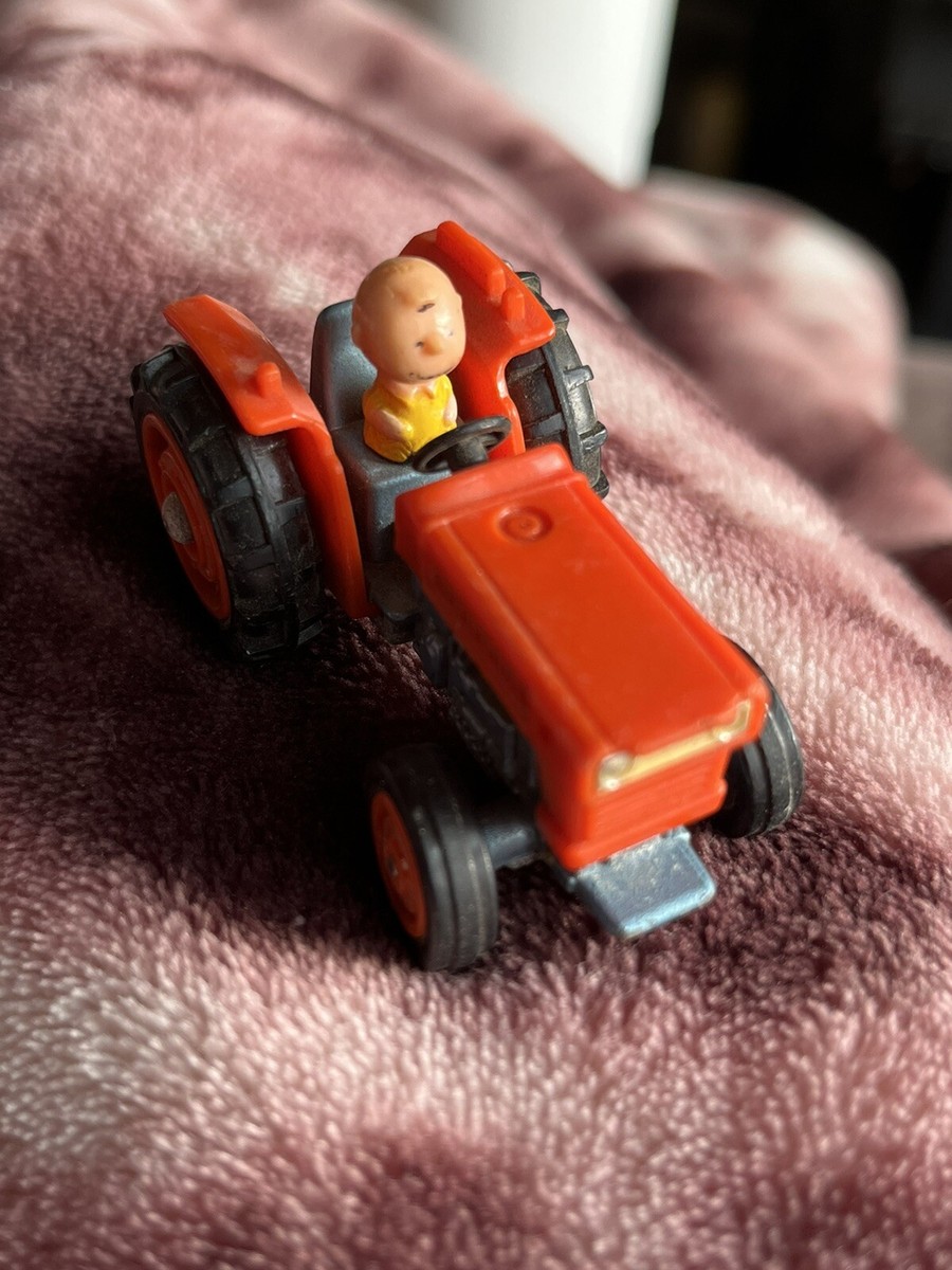 Vintage Charlie Brown Peanuts Aviva #C10 orange farmer