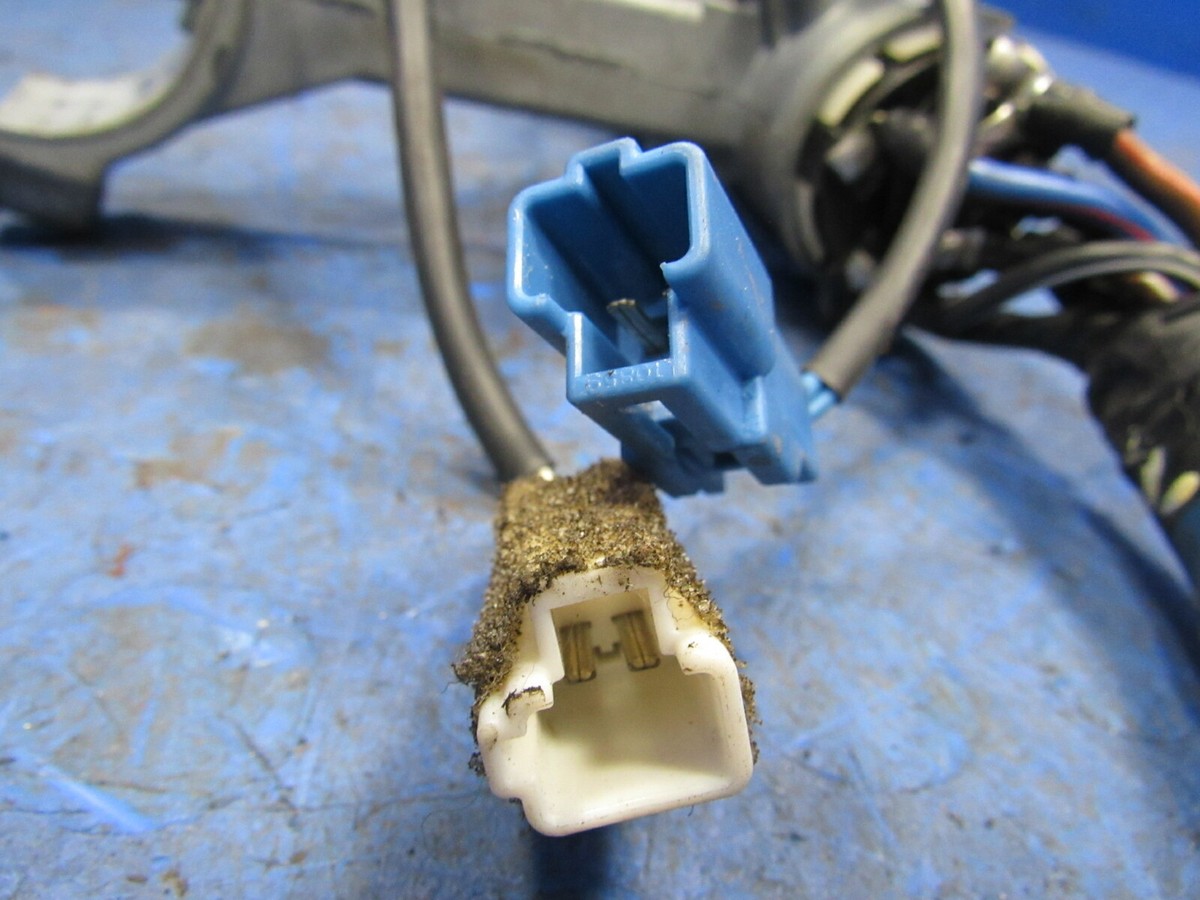 91-94 Toyota Land Cruiser Ignition Switch Key Cylinder
