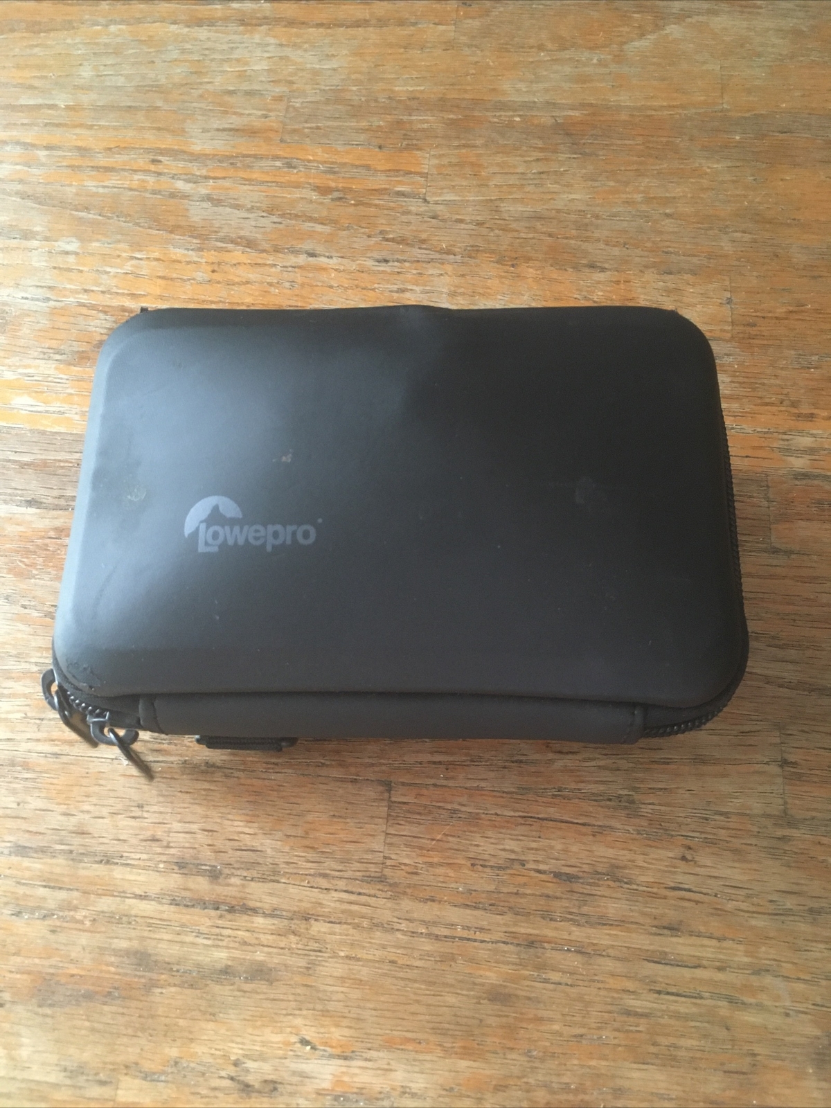 TomTom XL Live 4.3" GPS 4EL0.017.01 Includes Case & Car Charger Bundle