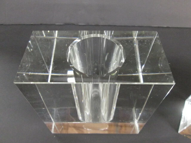 Candelabros cuadrados de vidrio Danya B 4,25" x 3,75" x 2" 1,5" apertura biselada Foto 3 de 4