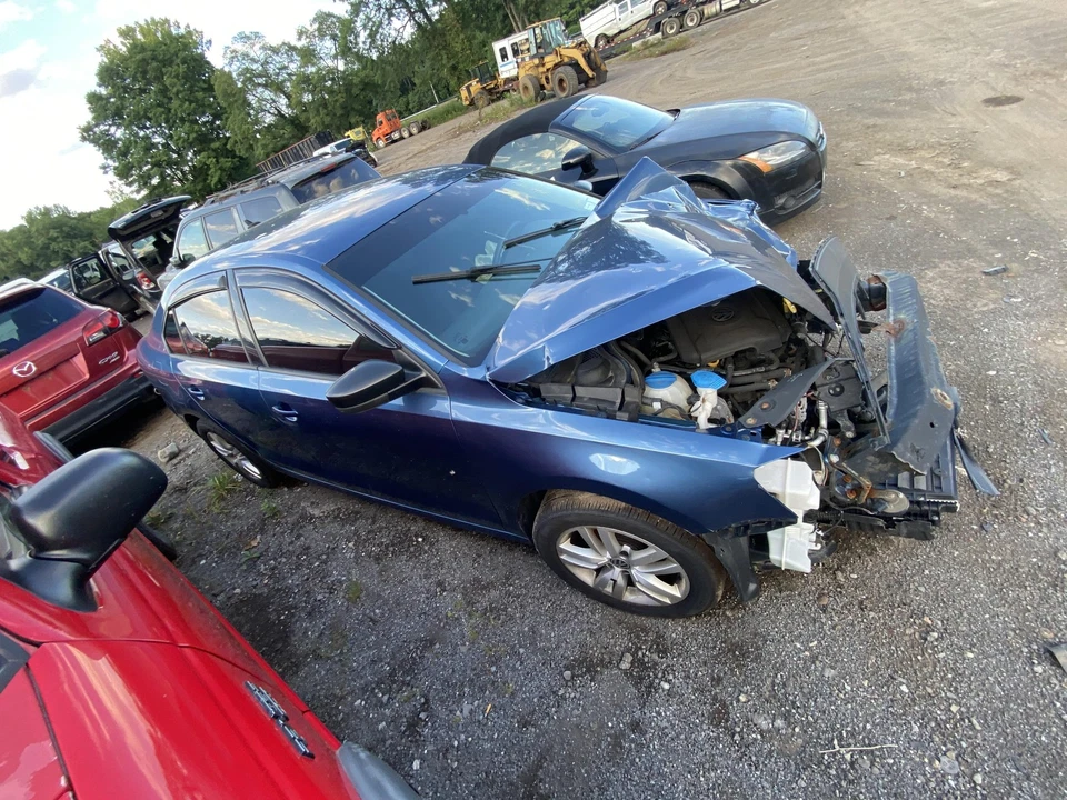 Regulador de ventana de puerta trasera izquierda usado se adapta a: Volkswagen Jetta Sdn electr 2015 Foto 4 de 4