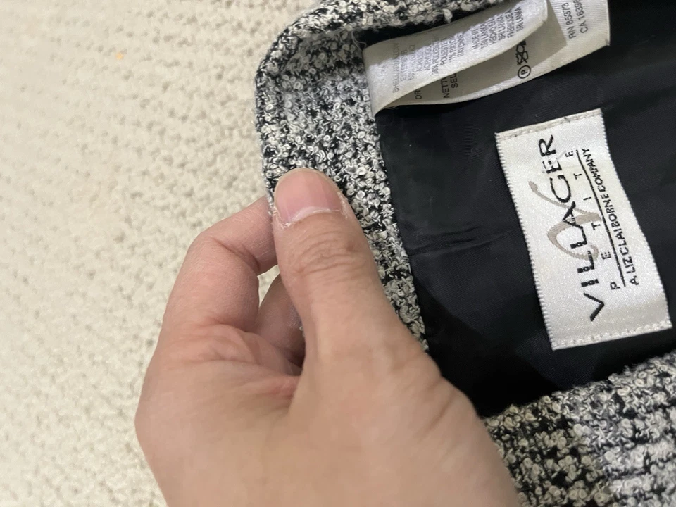 villager liz claiborne women 2- piece skirt suits size 14P - Image 4 of 4