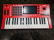 Akai Professional MPC Key 37 Standalone Produ...