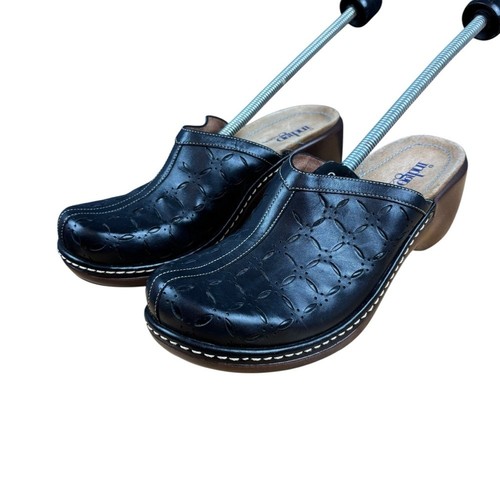 EUC Indigo by Clarks Women's Black Laser Cut Leather Mules Sz 9M