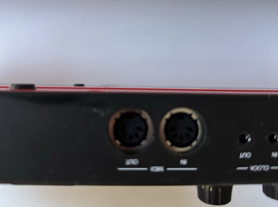 AKAI MPK MINI PLUS TASTIERA MIDI USB CV GATE 37 TASTI - Immagine 2 di 4