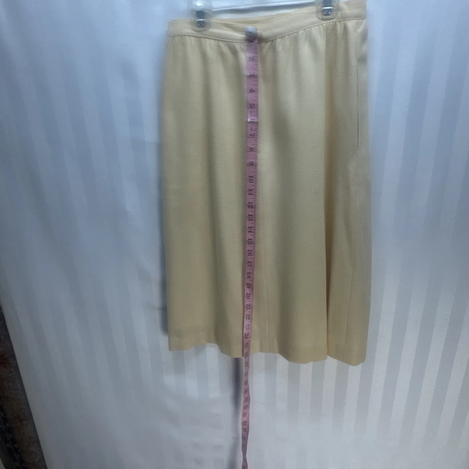 Vintage Cream/Ivory Skirt 100% Wool Size 9/10 - Image 3 of 4