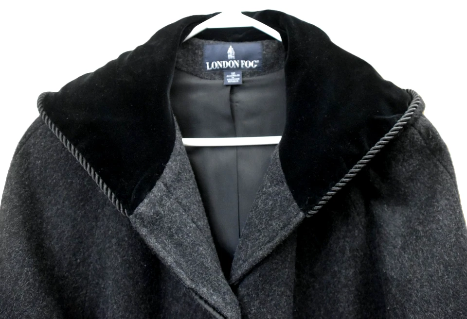 Abrigo largo negro 100 % lana terciopelo capucha y puños London Fog talla 12 de colección Foto 4 de 4