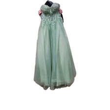 Davids Bridal Dress Size 10(pet Friendly) (Never Worn)