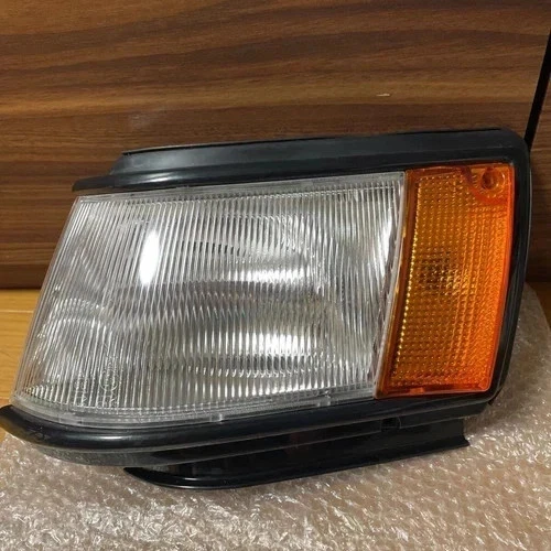 Lámpara de estacionamiento y separación con lente izquierda genuina Toyota 81621-12290 AE86 1985‐87 Foto 3 de 3