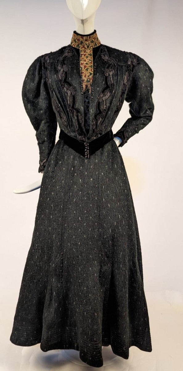 MUSEUM QUALITY VICTORIAN 1890'S DOTTED COMBED ANGORA DRESS W MUSEUM QUALITY VICTORIAN 1890'S DOTTED COMBED ANGORA DRESS W