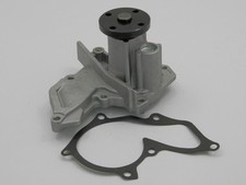 Pompe à eau Mazda 121