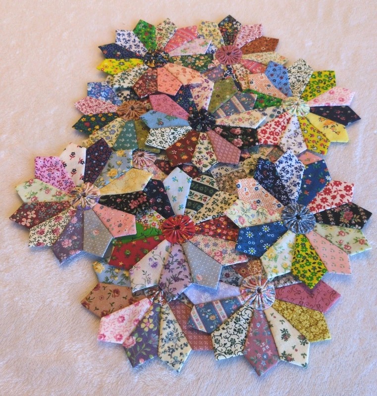 12 Mini Dresden Plate Quilt Blocks. Vintage Calico. 5 In Pre Washed