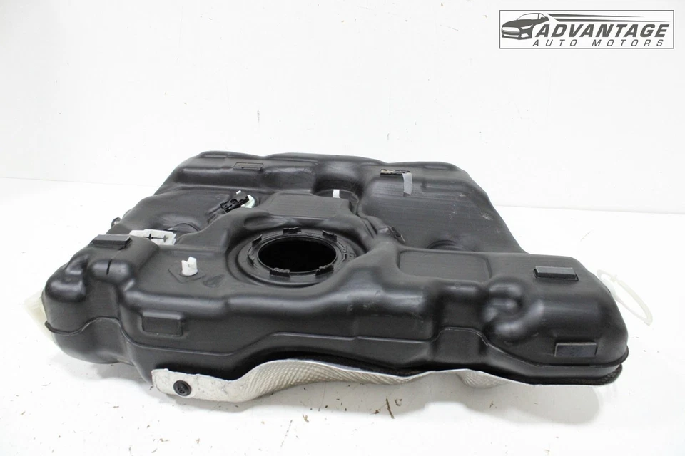 Chevrolet Malibu 2019-2025 tracción delantera tanque de depósito de combustible de gasolina con escudo térmico OEM Foto 2 de 4