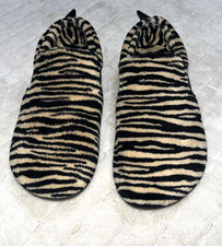 Vionic Kalia Tiger Plush Slip On Slippers Shoes Women Sz 7 Casual Comfort .