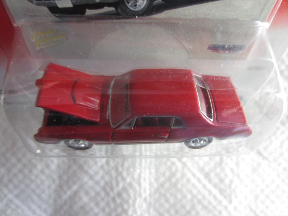 2001 Johnny Lightning Muscle Cars U.S.A.:  Red 1968 Mercury Cougar GT-E NIP - Image 2 of 3