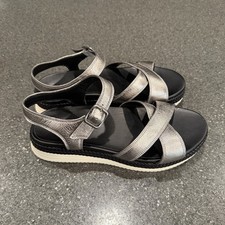 NWOB Vionic Mar Strappy Platform Sandals Pewter Size 8 Comfort