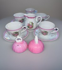 Antique Child  s Victorian Scene 13 pcs China Tea Set With Creamer  2 Lids Japan