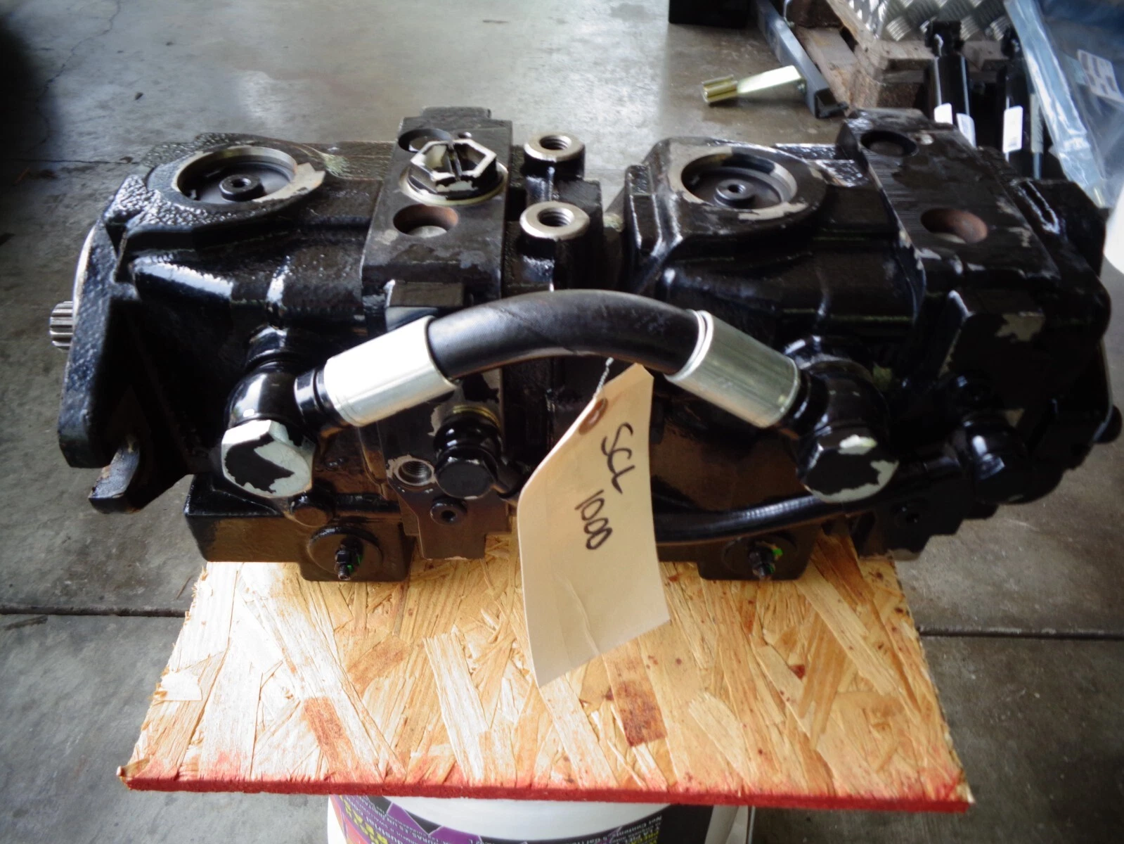 KUBOTA: SCL1000 HST PUMP PART # LP-831-141C GOOD USED TAKE OUT. - Picture 3 of 5