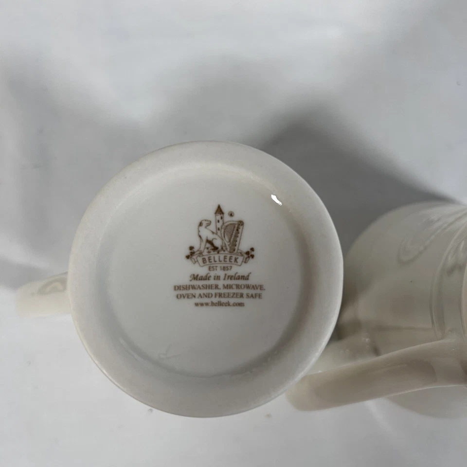 Juego 2 tazas cónicas Belleek Ireland Claddagh 10 oz porcelana como nuevas Foto 4 de 4