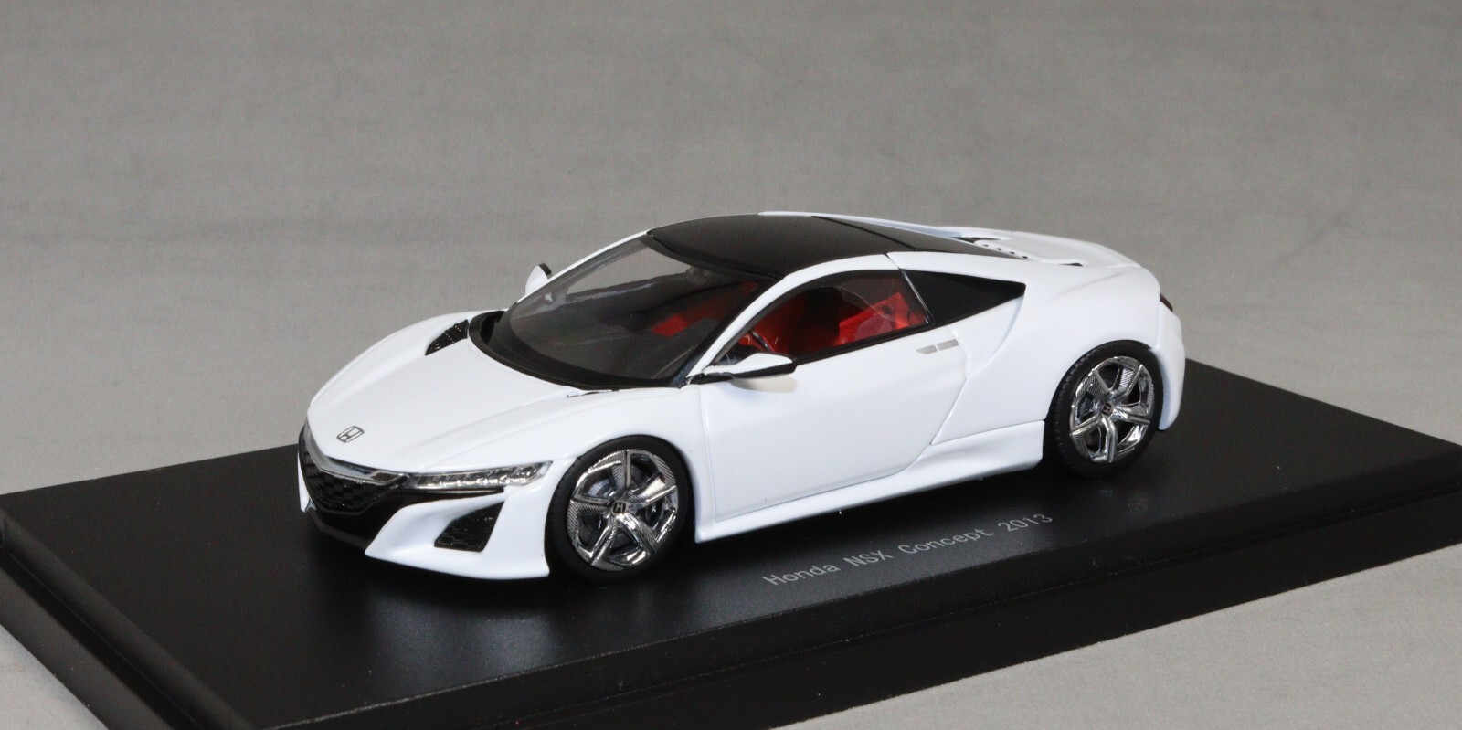 Ebbro Honda NSX Concept Car in White 2013 45317 1/43