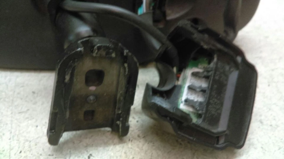 Внутреннее зеркало заднего вида OnStar E11015322 2005 2006 2007 2008 2009 GMC ENVOY - Изображение 4 из 4