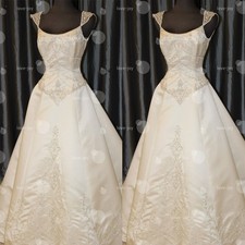 Stain Wedding Dresses Scoop Neck Lace Applique Sleeveless Victorian Bridal Gowns