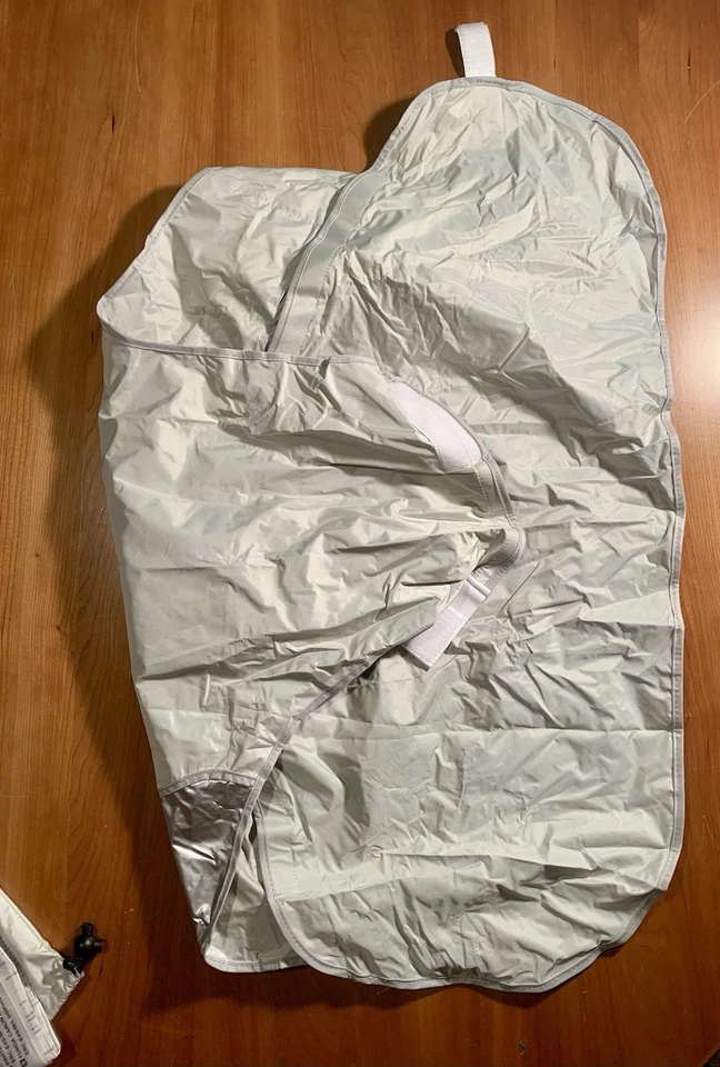 Cubierta de lluvia Canon S ERC-E4S para cámaras réflex digitales Canon limpia con bolsa de cosas Foto 4 de 4