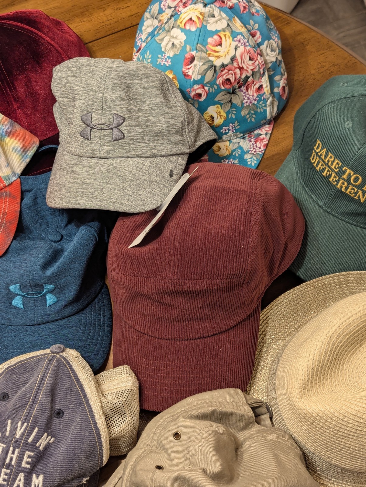 Lot Of 15 Hats/ Fedoras Under Armour, Lidz, Marvel Some New, Some Only Worn Once thumbnail 4