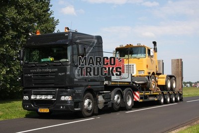 LKW Foto DAF XF Schwerlasttransporter Niederlande schwarz KFM Trading b.v #i5mc
