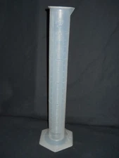 Laboratory 500mL Polypropylene TD TC Plastic Graduated Cylinder with Pour Spout