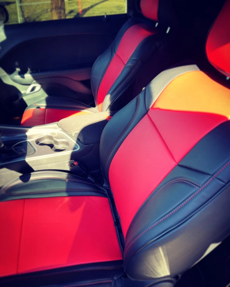 FUNDA DE ASIENTO DE CUERO DE COCHE PERSONALIZADA MOTOPTES IMPERMEABLE PARA DODGE CHALLENGE 2015-2023 Foto 3 de 4
