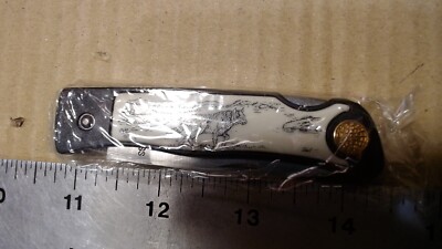 New Pocket Knife w/ Wild-Life Art Wolf 3.5'' Folded Metal & Plastic