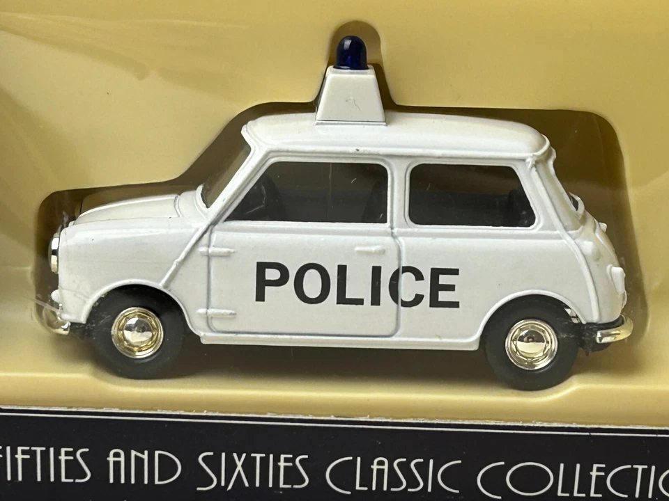 Lledo Vanguards 1:43 Scale Diecast 1959 Austin Mini Police Car - Image 3 of 4