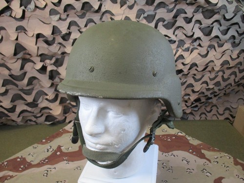 US Military PASGT Helmet medium Woodland Camo 4th Infantry Division Patch 8063