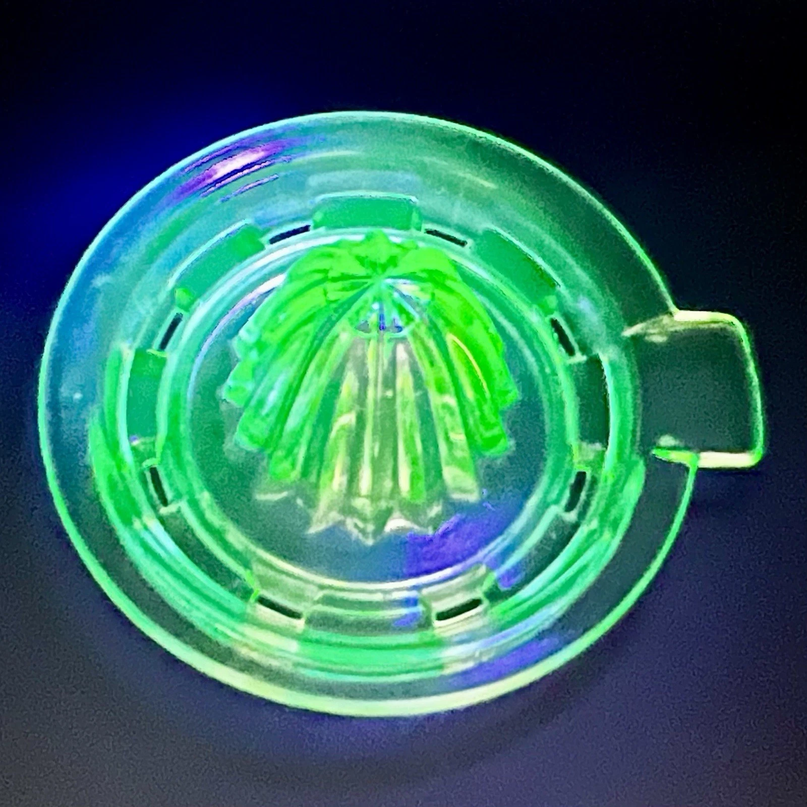 VTG Depression Era Uranium Glass Citrus Juicer Reamer Glows Lemon Orange Holes