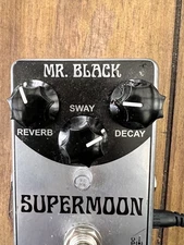 Mr. Black Supermoon Reverb Effects Pedal Modulated Made in USA