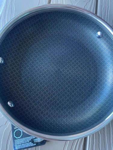 NEW David Burke Stainless Steel Everyday Pan 9.5” Geo Clad W Lid Safe Up to 500F - Picture 2 of 4
