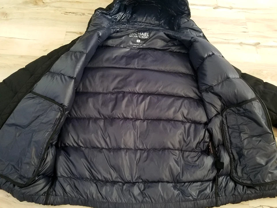 Michael Kors Premium Down Lightweight Hooded Zip up Black Puffer Jacket Size S - Image 3 of 4
