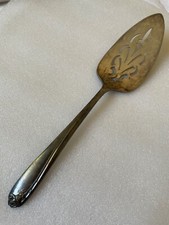 Wm Rogers International Silver TUPPERWARE ROSE Pie Cake Server Silver-plate