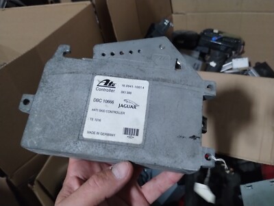 1993 - 1994 Jaguar XJ6 XJ12 Anti Skid Controller Computer Module Unit DBC10666