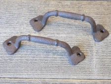 Set Of 2 HANDLES DRAWER BIN PULLS LONG RUSTIC CAST IRON GATE SHED FARMHOUSE BATH