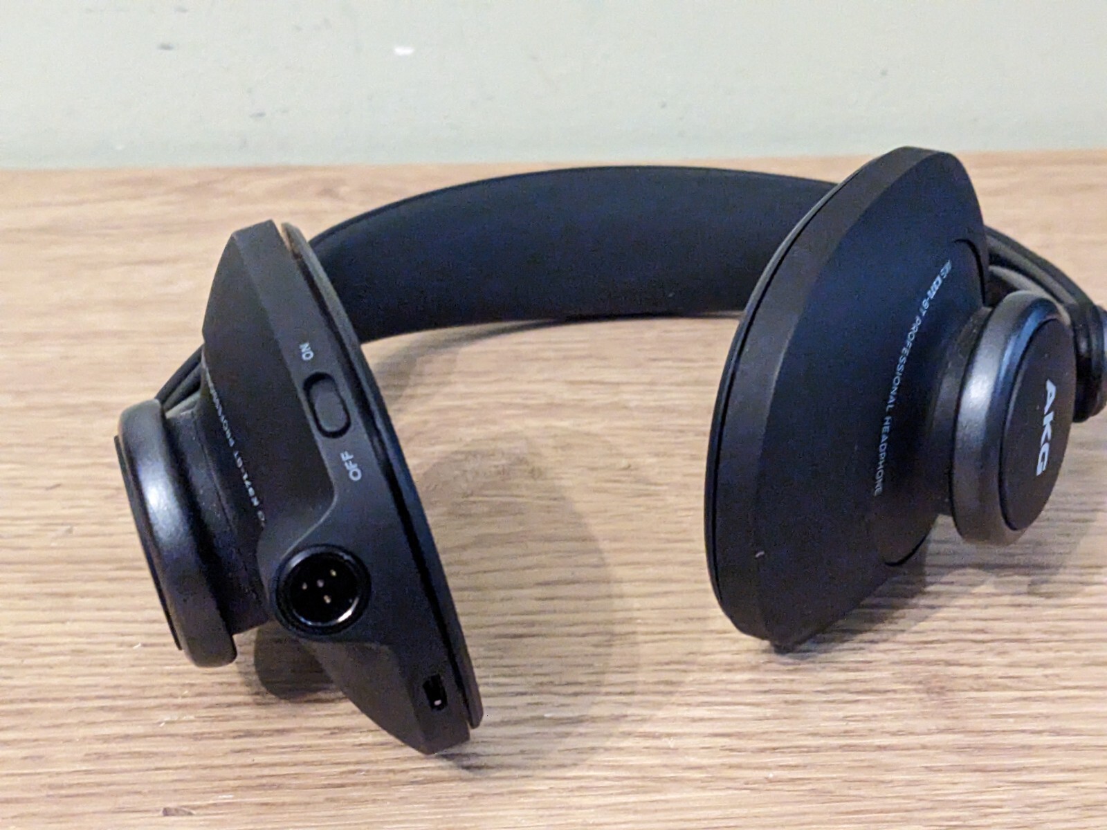 FAULTY AKG K371BT Bluetooth studio headphones overear closedback L