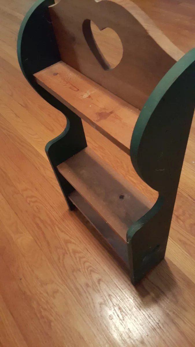 Wood shelf with heart cutout deals