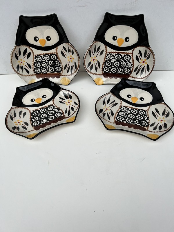 Adorable Temptations Old World Set of 4 Owl Black Snack Plates Perfect Condition