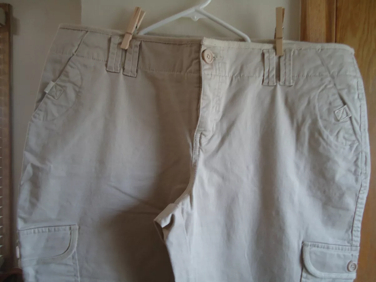 NWOT No Boundaries Juniors Women Tan Cargo Capri Pants Size 19