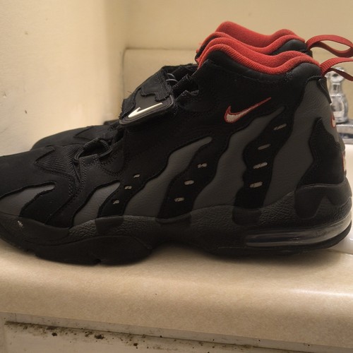 Nike Men’s Black/Red Mid Top Lace-Up Athletic Sneakers Deon sanders