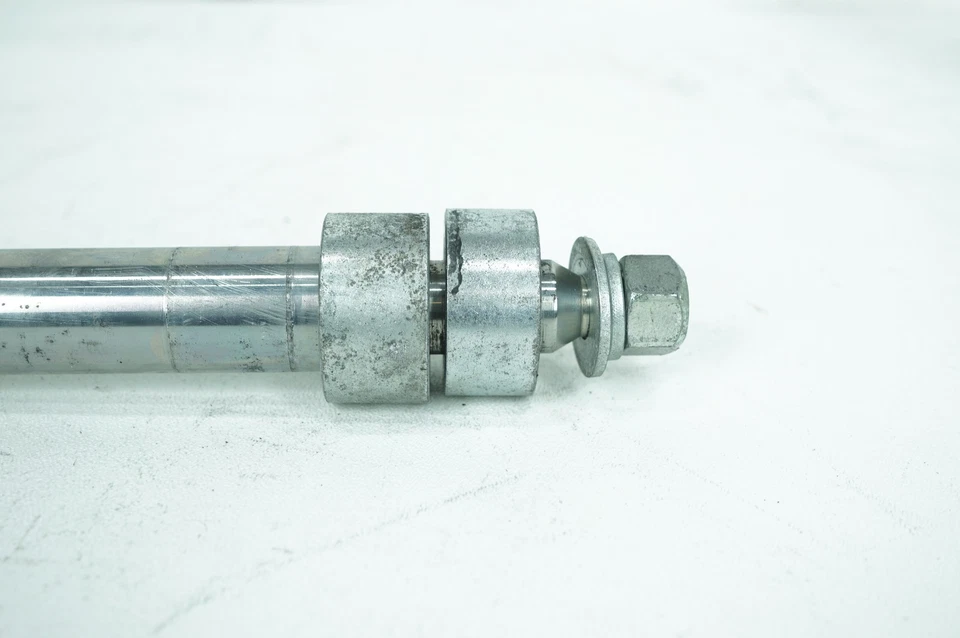 Harley Dyna FXDC Super Glide 07 personalizado OEM eje de rueda delantera eje perno 40928-06 Foto 2 de 4